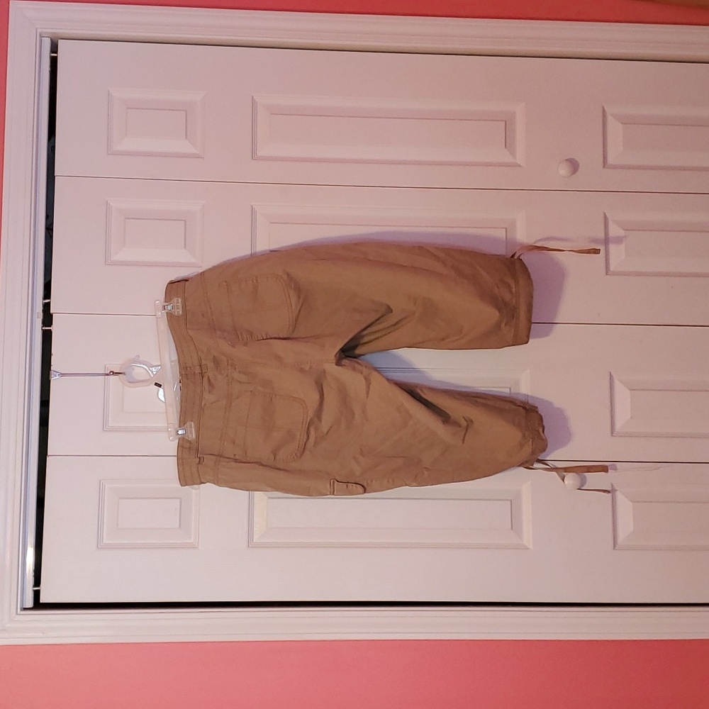 Capris - Picture 2 of 7